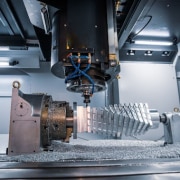 Découvrez notre guide complet sur l'usinage industriel. Explorez les techniques, les avantages et les dernières innovations pour optimiser vos processus de production.